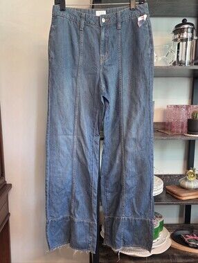 Cute Wide Leg Time And Tru Blue Jeans Size 4 NWT